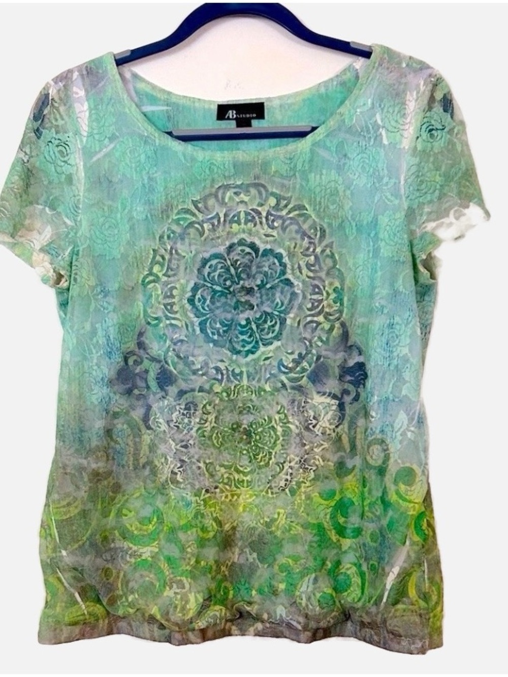 AB STUDIO Green and Gray Lace Mandala Short Sleeve Top